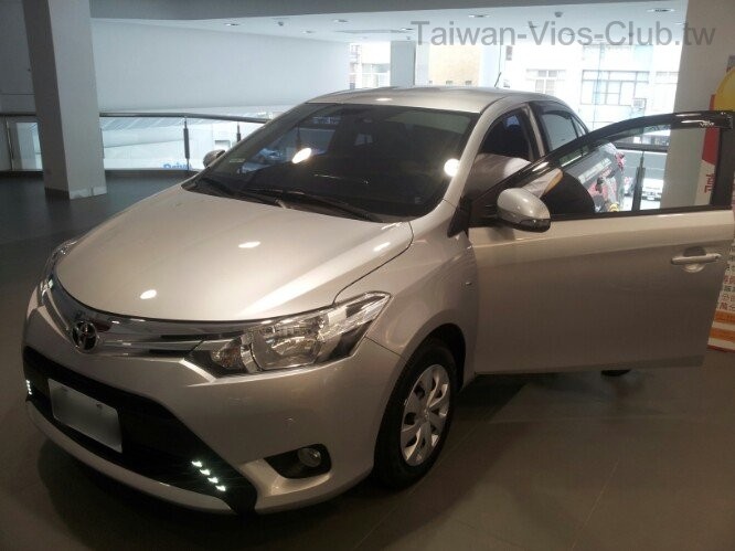 接洽人員仔細的跟我老婆介紹車上的細節