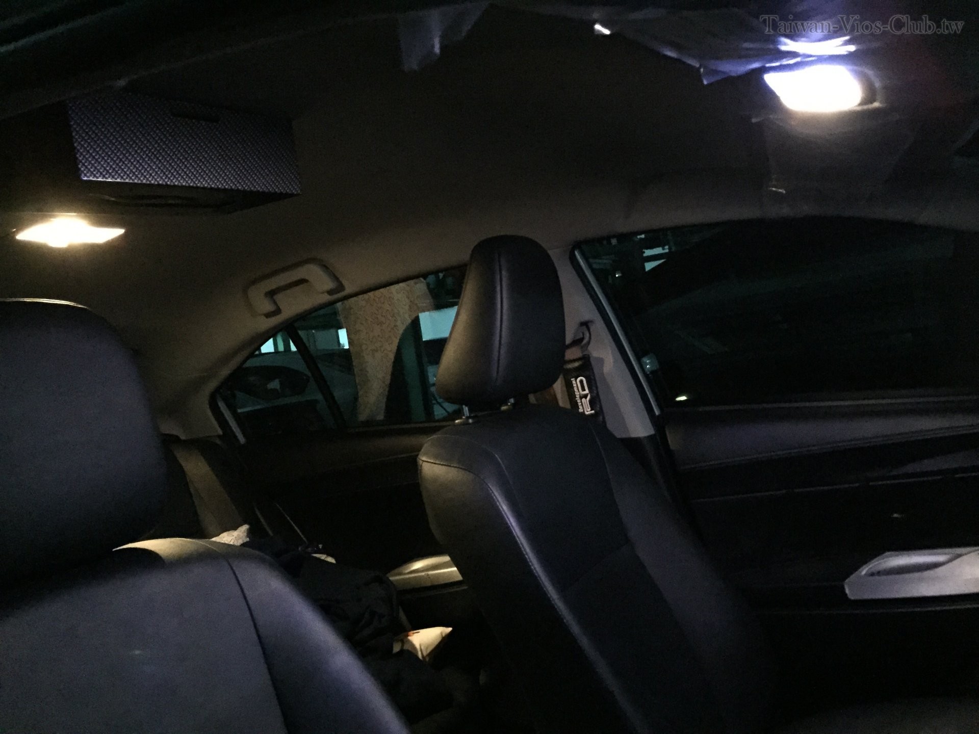 從副駕駛座往後拍2
