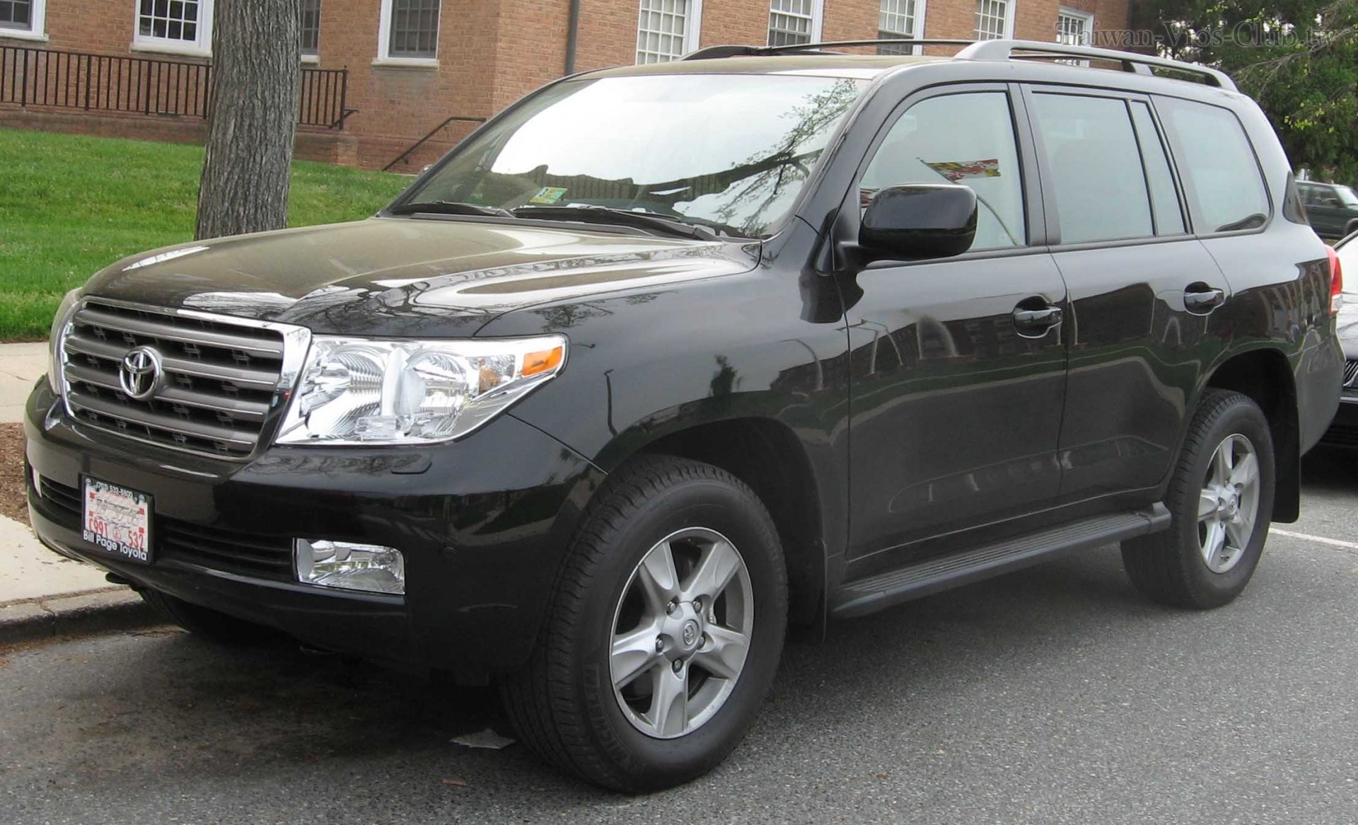 2008_Toyota_Land_Cruiser.jpg