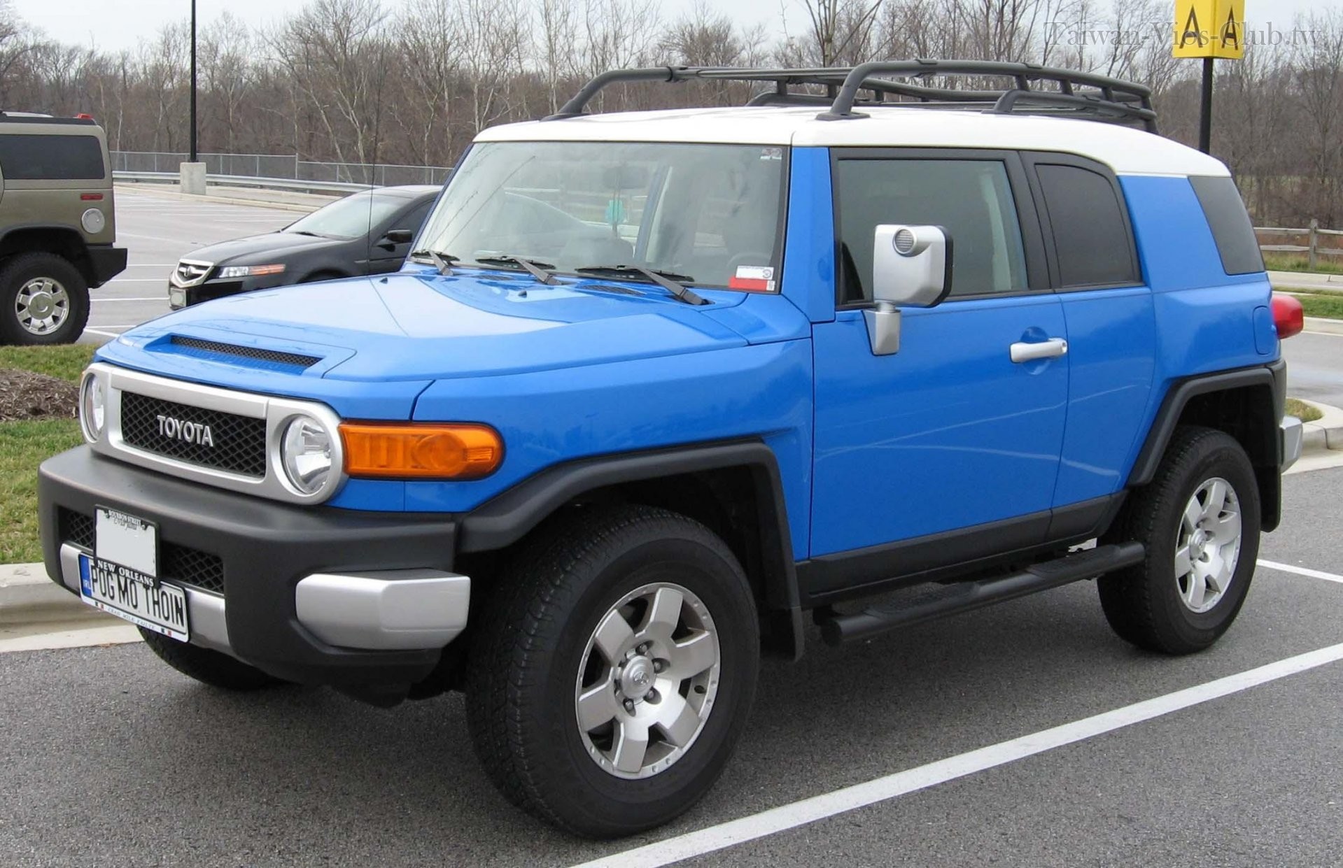 toyota-fj-cruiser-02.jpg